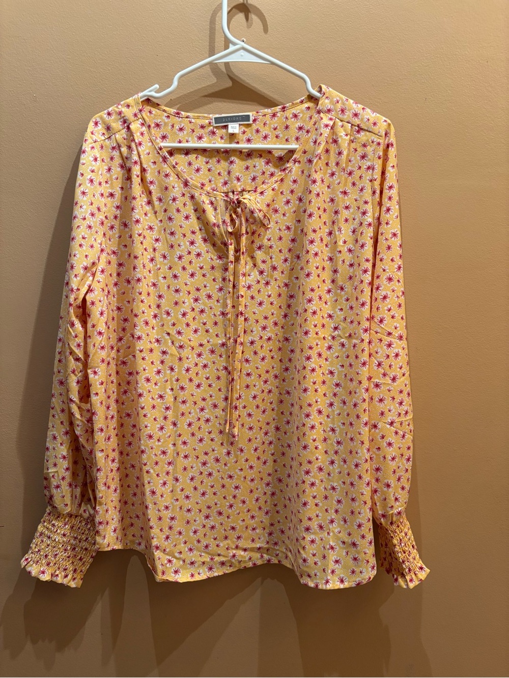 Pleione yellow floral print long sleeve blouse v-neck and tie detail size Large